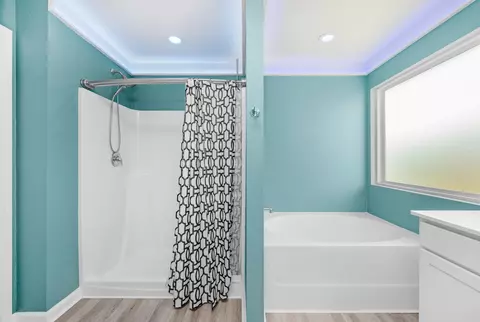 Bath - 338 Flounder St, Crestview, FL 32539 photo 3 of 4