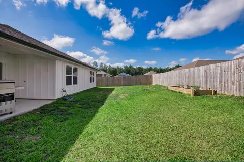 Exterior - 338 Flounder St, Crestview, FL 32539 photo 5 of 8