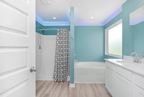 Bath - 338 Flounder St, Crestview, FL 32539 photo 2 of 4