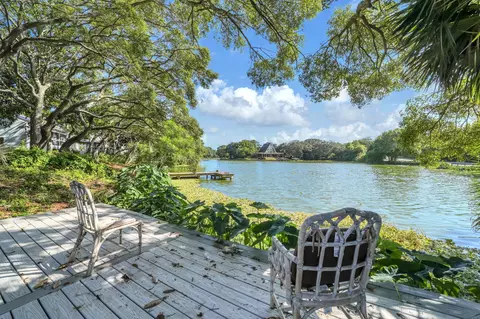 702 N Lakeside Dr, Destin, FL 32541