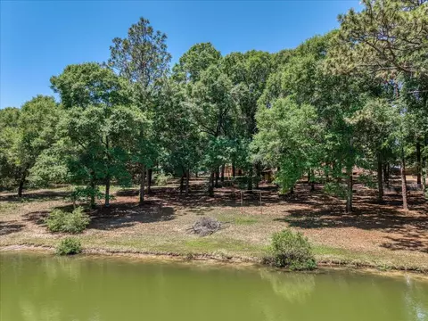 View/Area - 210 Shell Dr, Crestview, FL 32536 photo 2 of 10