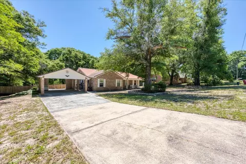 Exterior - 210 Shell Dr, Crestview, FL 32536 photo 1 of 20