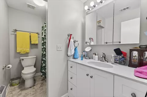 Bath - 210 Shell Dr, Crestview, FL 32536 photo 1 of 4