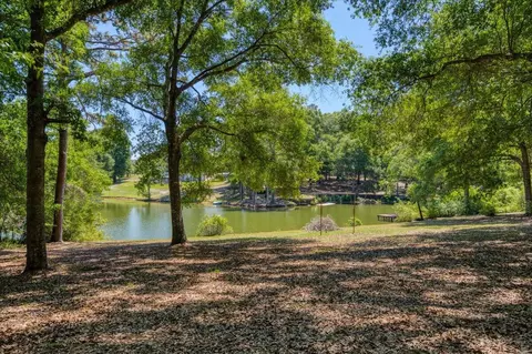 View/Area - 210 Shell Dr, Crestview, FL 32536 photo 3 of 10