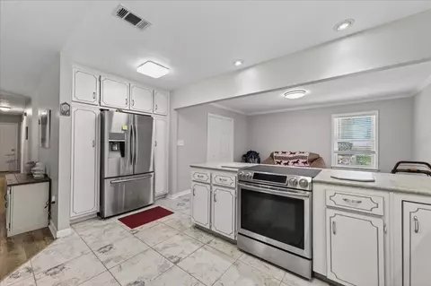 Kitchen - 210 Shell Dr, Crestview, FL 32536 photo 6 of 6