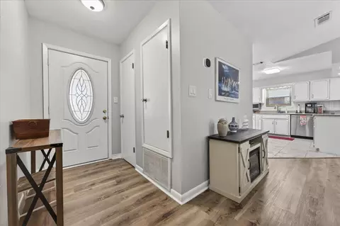 Entry Way - 210 Shell Dr, Crestview, FL 32536 photo 2 of 3