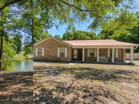 210 Shell Dr, Crestview, FL 32536