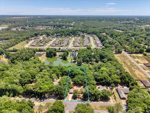 View/Area - 210 Shell Dr, Crestview, FL 32536 photo 5 of 10