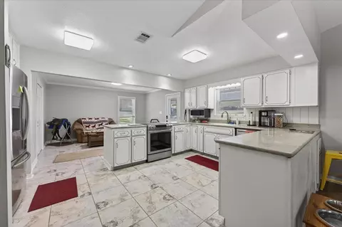 Kitchen - 210 Shell Dr, Crestview, FL 32536 photo 4 of 6