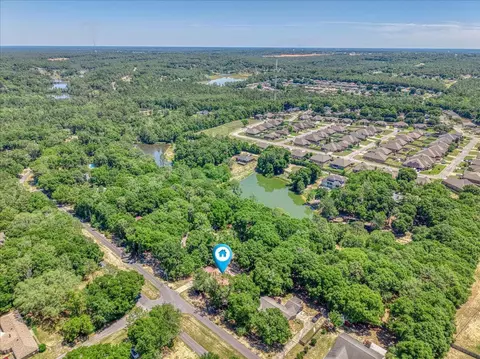View/Area - 210 Shell Dr, Crestview, FL 32536 photo 4 of 10