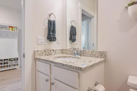 Bath - 2411 Dakota Way, Crestview, FL 32536 photo 3 of 5