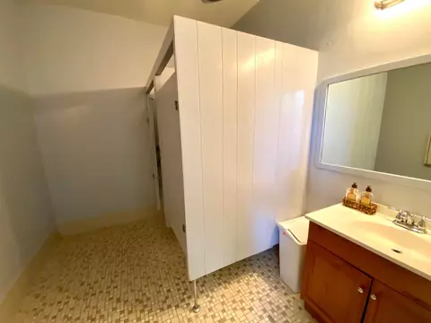 Bath - 3191 N Newman Ave, Crestview, FL 32539 photo 1 of 2