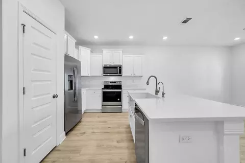Kitchen - 22 Redbird Loop, Destin, FL 32541 photo 2 of 5