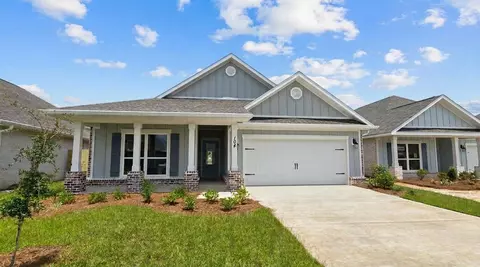 104 E Gray Owl Dr, Freeport, FL 32439