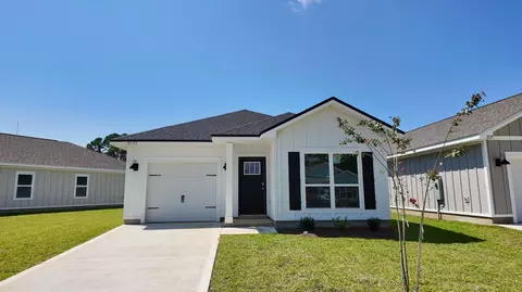 2135 Aqua St, Gulf Breeze, FL 32563
