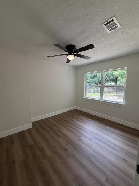 Bedroom - 197 W North Ave, Crestview, FL 32536 photo 3 of 3