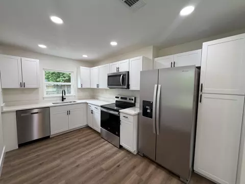 Kitchen - 197 W North Ave, Crestview, FL 32536 photo 1 of 1