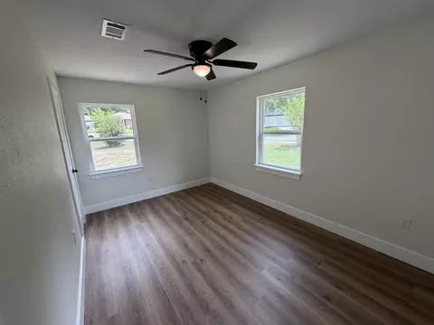 Bedroom - 197 W North Ave, Crestview, FL 32536 photo 1 of 3