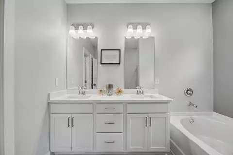 Bath - 163 Blooming Cv, Crestview, FL 32539 photo 1 of 3