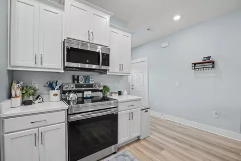 Kitchen - 163 Blooming Cv, Crestview, FL 32539 photo 6 of 9