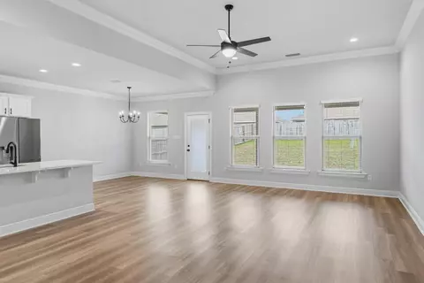 4630 Jayhawk Dr, Crestview, FL 32539