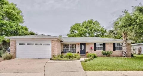 711 Legion Dr, Destin, FL 32541