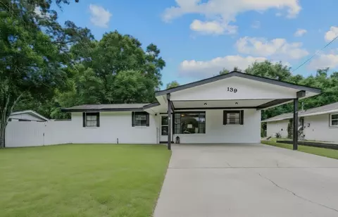 139 NW Robinwood Dr, Fort Walton Beach, FL 32548