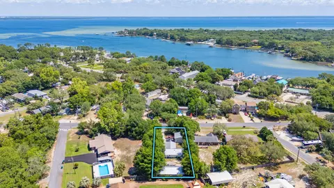 624 4th St, Destin, FL 32541