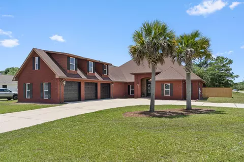 2425 Salamanca St, Navarre, FL 32566