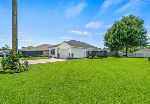 Exterior - 5370 Highview Dr, Crestview, FL 32539 photo 15 of 17