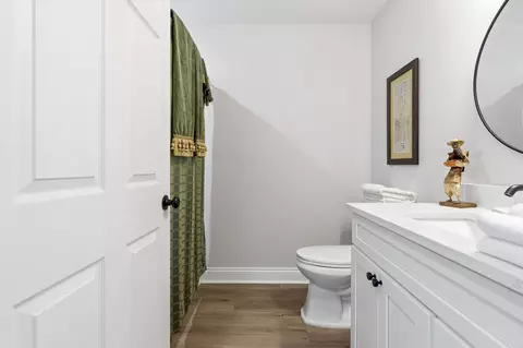 Bath - 5370 Highview Dr, Crestview, FL 32539 photo 2 of 3