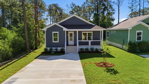 310 S 2nd St, Santa Rosa Beach, FL 32459
