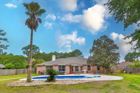 2348 Tumbleweed Dr, Navarre, FL 32566