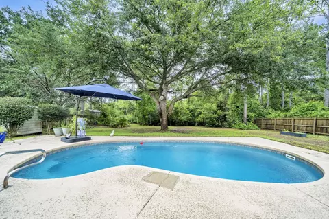 7548 Frankfort St, Navarre, FL 32566