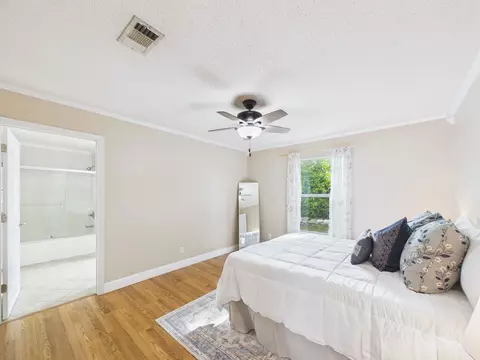 Bedroom - 105 Aqua Dr, Crestview, FL 32536 photo 1 of 7