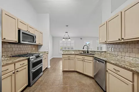 Kitchen - 4863 Traxx St, Crestview, FL 32536 photo 5 of 5