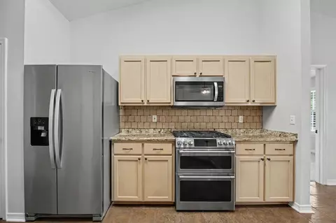 Kitchen - 4863 Traxx St, Crestview, FL 32536 photo 3 of 5