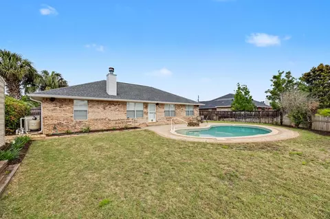 Exterior - 4863 Traxx St, Crestview, FL 32536 photo 4 of 10