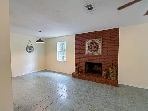 Living - 5703 Old River Rd, Baker, FL 32531 photo 2 of 5