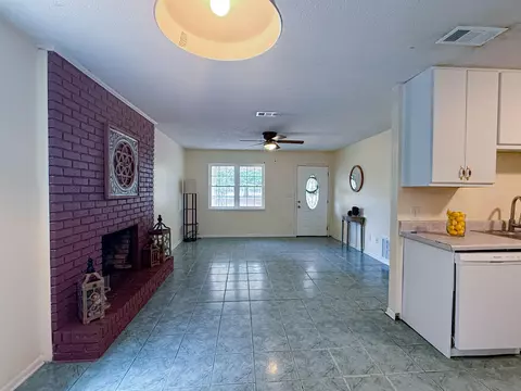Living - 5703 Old River Rd, Baker, FL 32531 photo 4 of 5