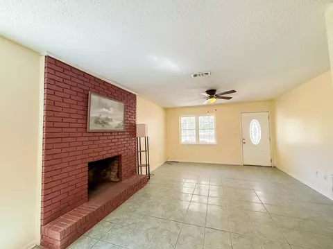 Living - 5703 Old River Rd, Baker, FL 32531 photo 3 of 5