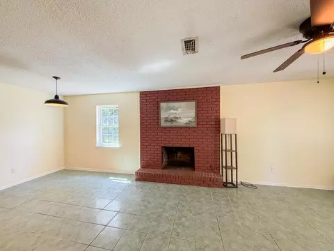 Living - 5703 Old River Rd, Baker, FL 32531 photo 2 of 5