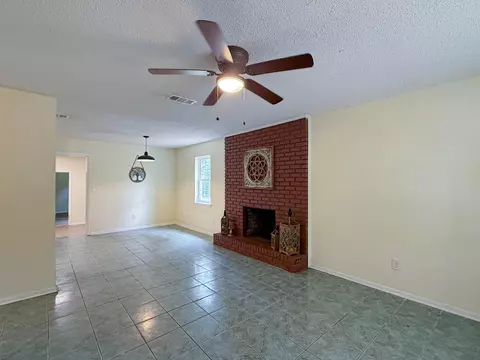 Living - 5703 Old River Rd, Baker, FL 32531 photo 3 of 5