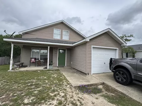 111 Timber Wind Dr, Defuniak Springs, FL 32433