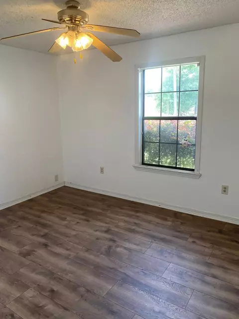 Bedroom - 113 E Walker Cir, Crestview, FL 32539 photo 2 of 3