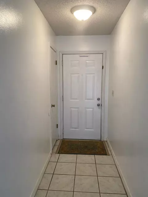 Entry Way - 113 E Walker Cir, Crestview, FL 32539 photo 1 of 1