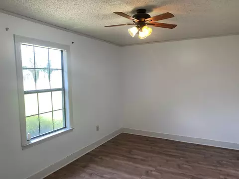 Bedroom - 113 E Walker Cir, Crestview, FL 32539 photo 3 of 3