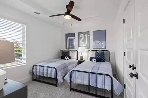 Bedroom - 579 Bluebeech St, Freeport, FL 32439 photo 4 of 11