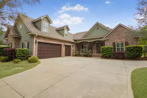 2938 Pga Blvd, Navarre, FL 32566