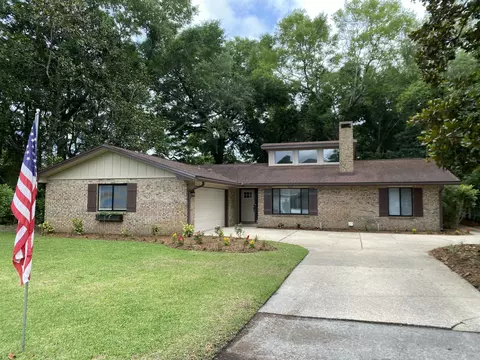 605 Sailboat Dr, Niceville, FL 32578